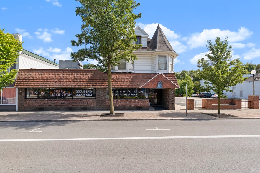 32-34 Main St, Perry, NY for sale - Primary Photo - Image 1 of 17