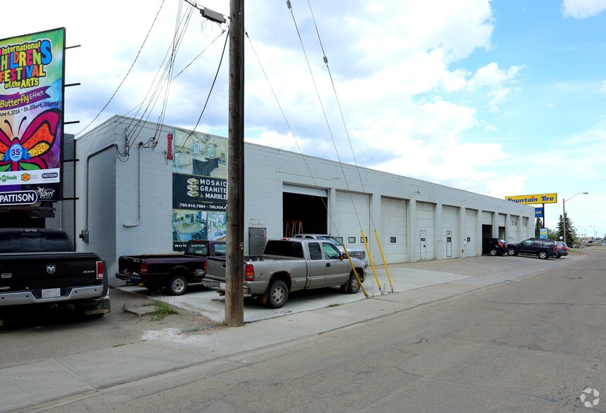 8604 Yellowhead Trl NW, Edmonton, AB for lease - Building Photo - Image 3 of 5