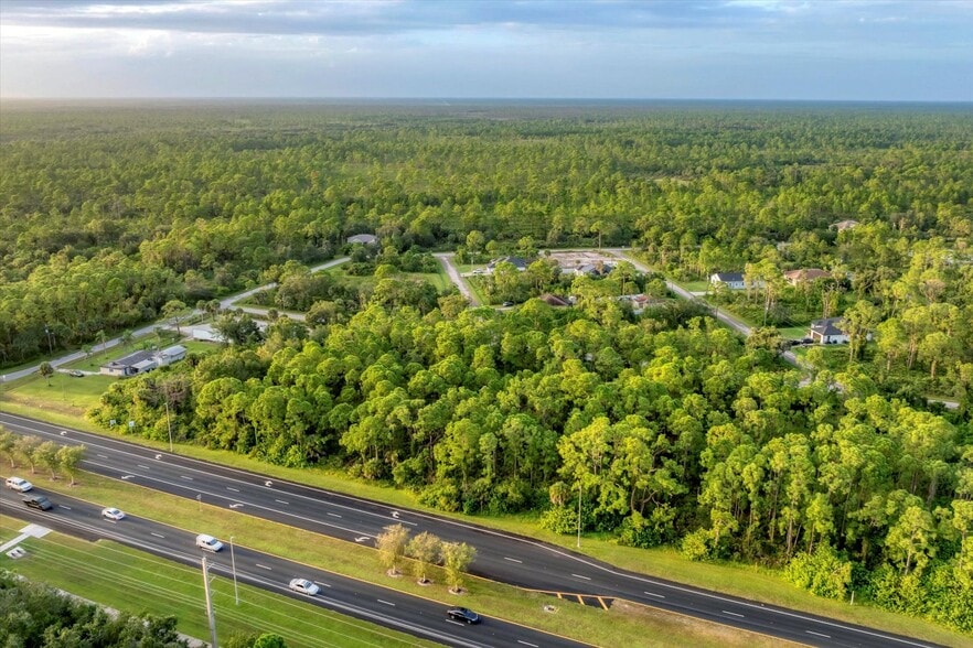 11201 S Tamiami Trl, North Port, FL à vendre - Photo du bâtiment - Image 3 de 20