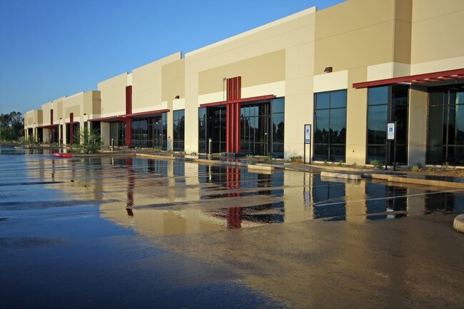 Plus de détails pour 13765 W Auto Dr, Goodyear, AZ - Industriel à louer