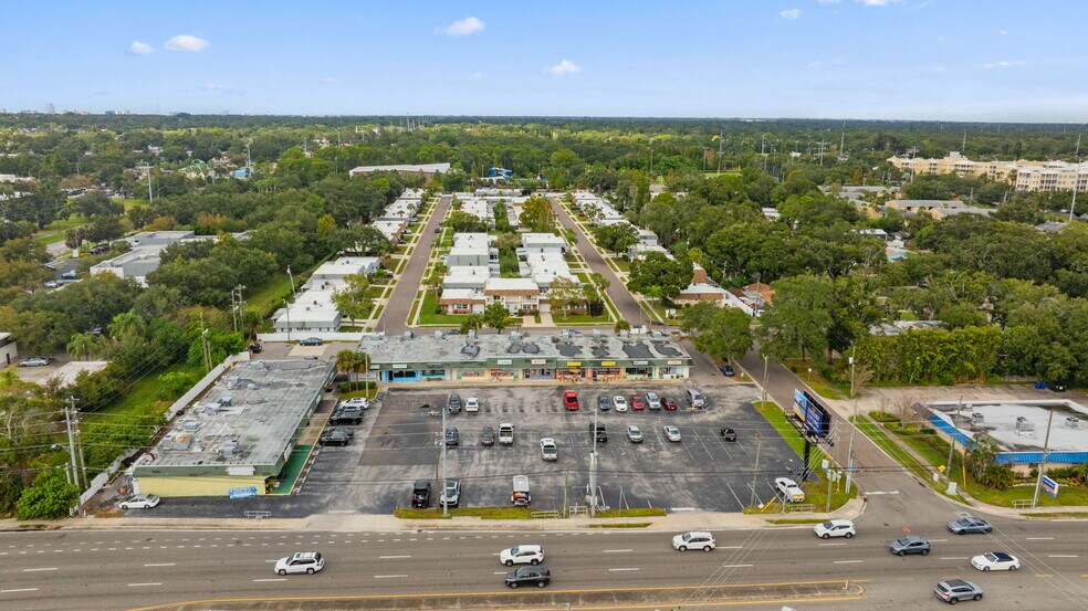 1300 E Bay Dr, Largo, FL à vendre - Photo du bâtiment - Image 3 de 10