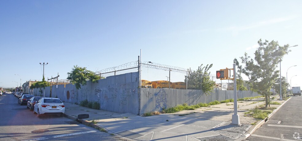 1143 Shepherd Ave, Brooklyn, NY à louer - Photo du bâtiment - Image 2 de 4