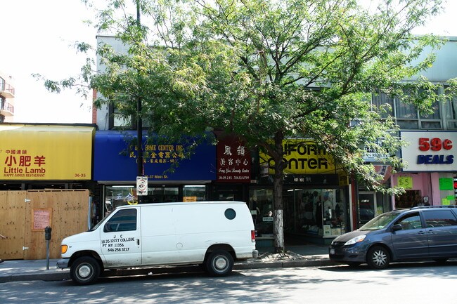 Plus de détails pour 3637-3639 Main St, Flushing, NY - Commerce de détail à louer