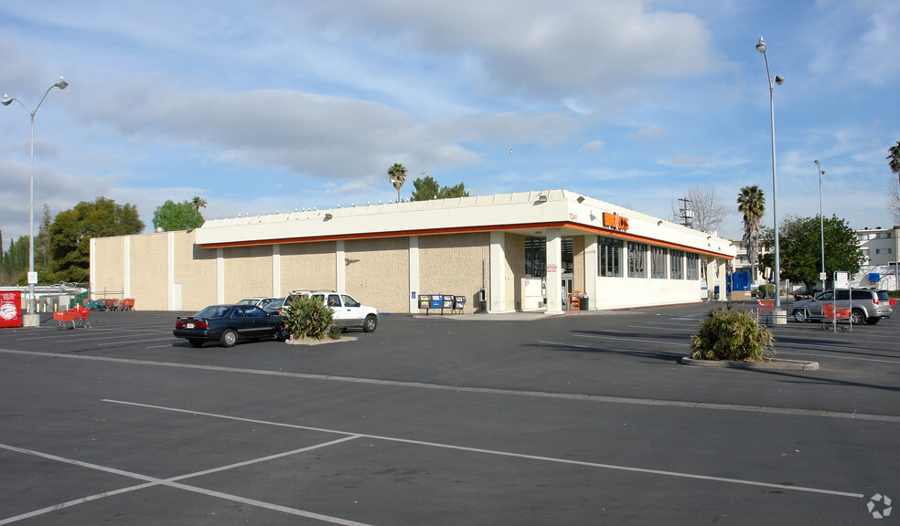 7241 Sepulveda Blvd, Van Nuys, CA for sale - Primary Photo - Image 1 of 1