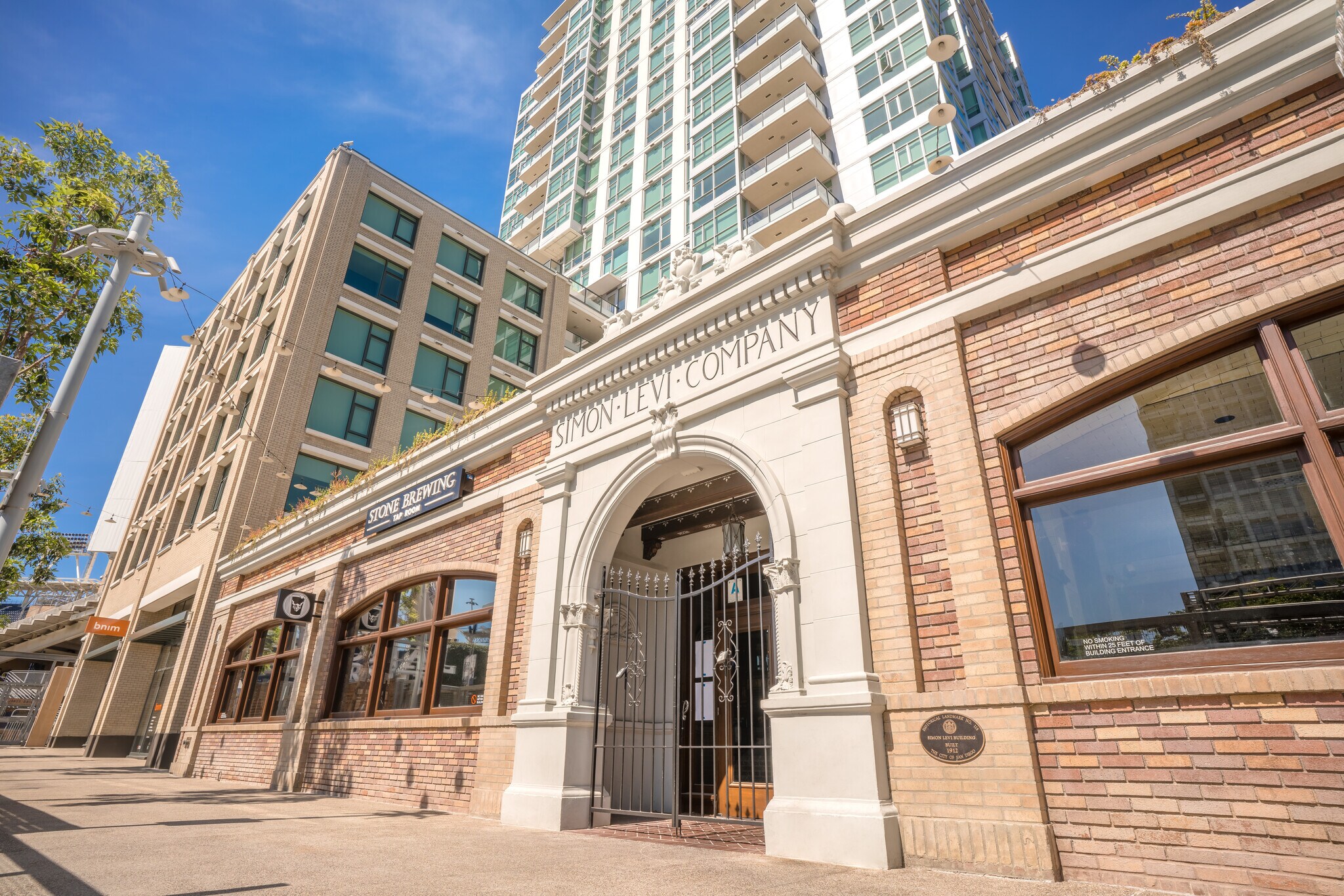 793 J St, San Diego, CA à louer Photo principale- Image 1 de 8