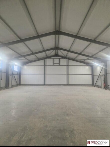 Industrial in Cavaillon for lease - Interior Photo - Image 2 of 3
