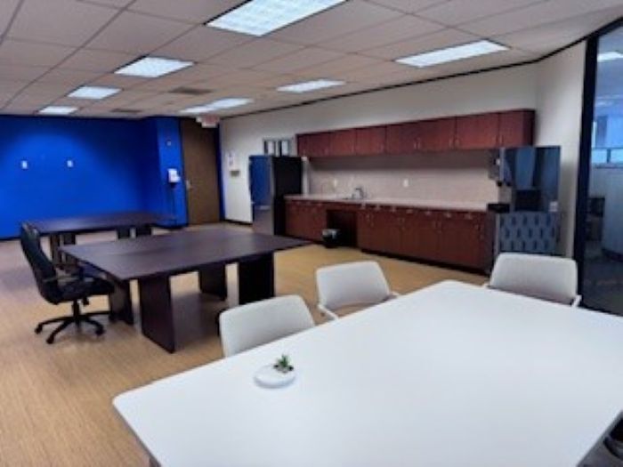 2550 Gray Falls Dr, Houston, TX for lease - Interior Photo - Image 3 of 13