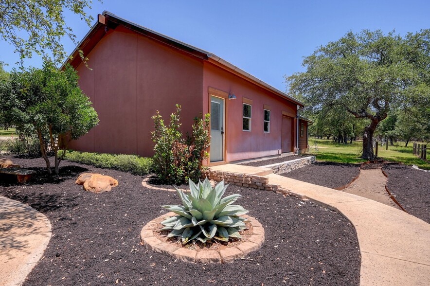 15425 Fitzhugh Rd, Dripping Springs, TX for sale - Building Photo - Image 3 of 23
