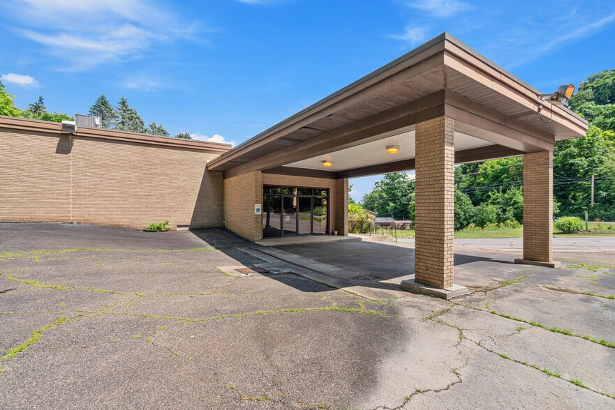 1650 Broadway Ave, McKees Rocks, PA à louer - Photo principale - Image 3 de 7
