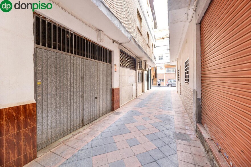 Calle Vizcaya, 13, Armilla, Granada for sale - Building Photo - Image 2 of 19