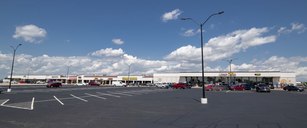 1201 Cornwell Ave, Yukon, OK à louer - Photo du bâtiment - Image 2 de 7