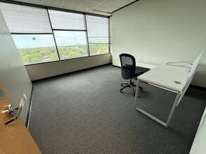 1880 S Dairy Ashford Rd, Houston, TX for lease Building Photo- Image 2 of 4