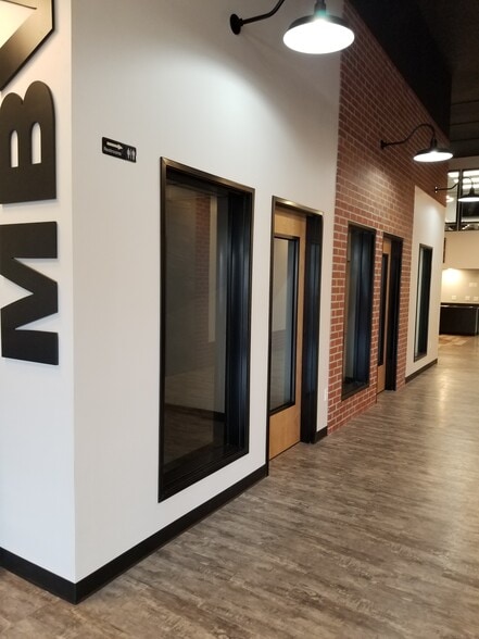 550 S Main St, Lebanon, OR for sale - Interior Photo - Image 3 of 16