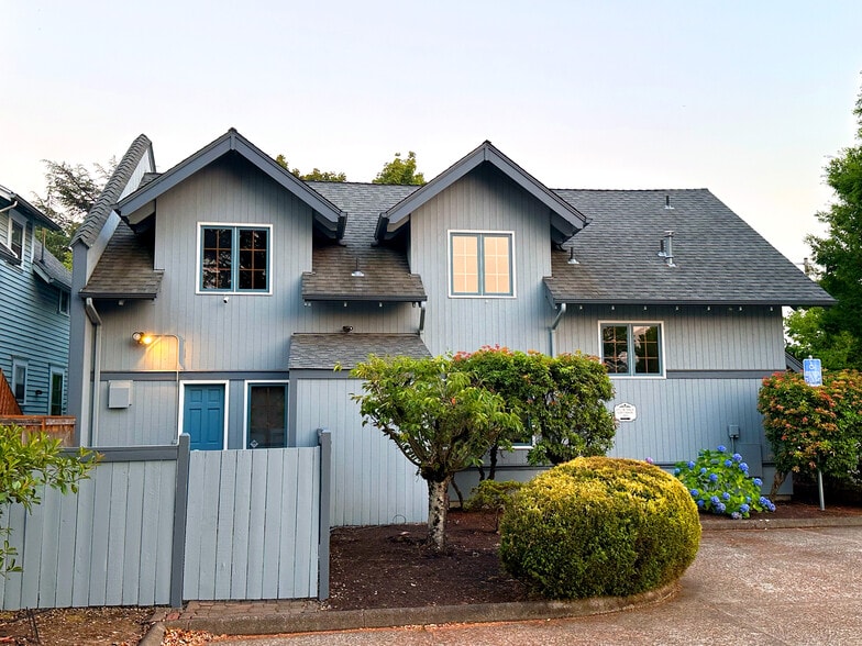 939 Elm St SW, Albany, OR for sale - Building Photo - Image 3 of 20