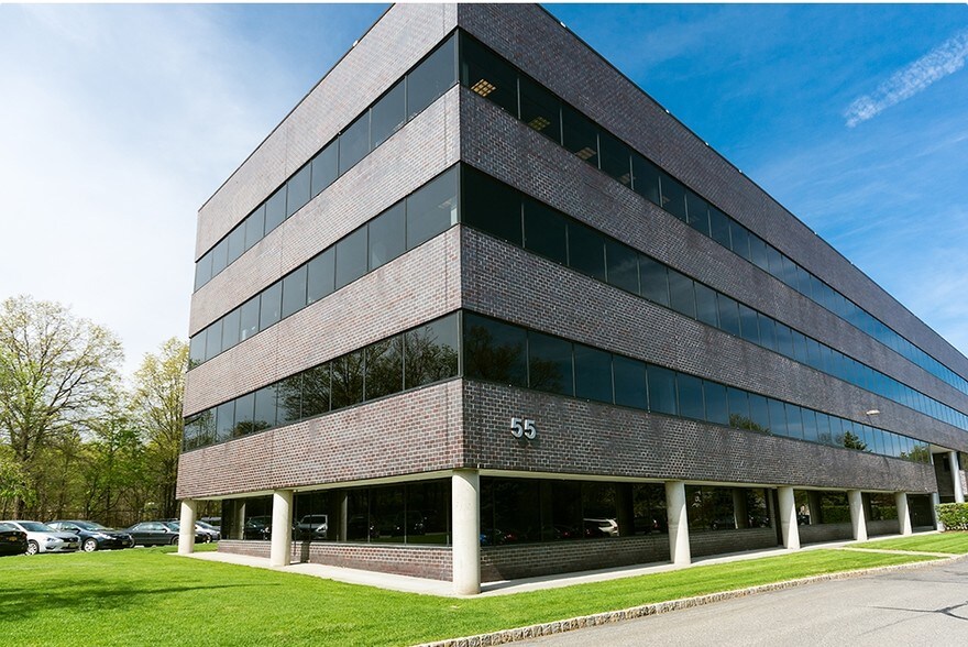 55 Lane Rd, Fairfield, NJ à louer - Photo du bâtiment - Image 1 de 10