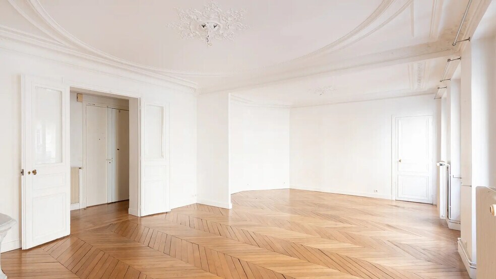Office in Paris for sale - Interior Photo - Image 3 of 18