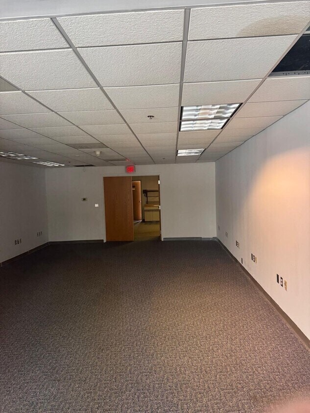 800 Bloomfield Ave, Nutley, NJ for lease Interior Photo- Image 1 of 10