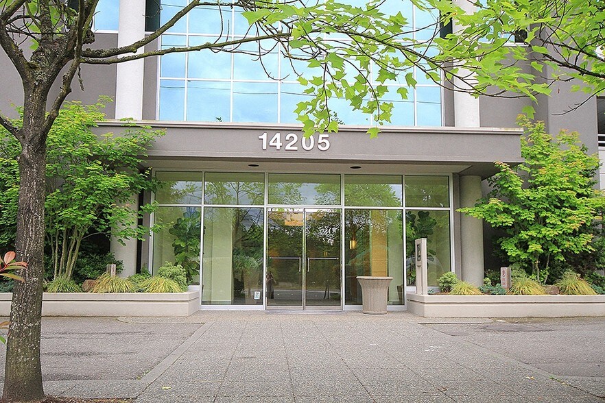 14205 SE 36th St, Bellevue, WA à louer - Photo du bâtiment - Image 3 de 3