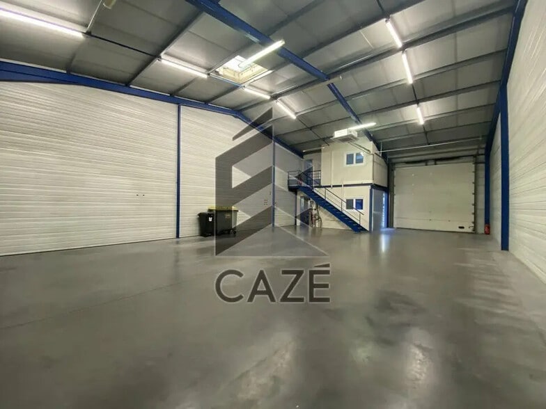 Flex in Bègles for lease - Interior Photo - Image 2 of 5