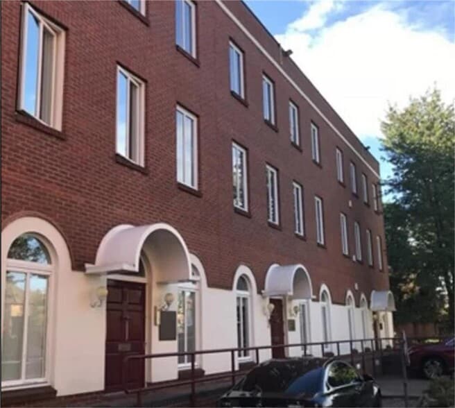 Spring Villa Rd, Edgware à vendre - Photo du bâtiment - Image 2 de 9