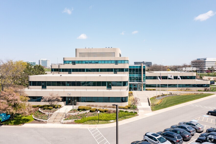 1751-1771 W Diehl Rd, Naperville, IL à louer - Photo du bâtiment - Image 2 de 18