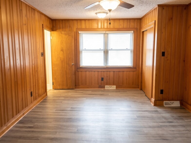 Five Rental Property Package for Sale portfolio of 5 properties for sale on LoopNet.ca - Building Photo - Image 2 of 54
