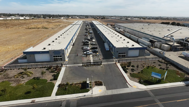 Plus de détails pour 325-355 S Schnoor Ave, Madera, CA - Industriel à vendre