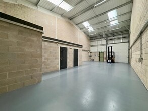 Church Vw, Chesterfield for lease Interior Photo- Image 2 of 3
