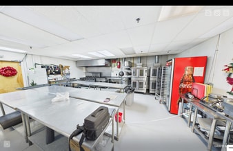 27 Utter Ave, Hawthorne, NJ for lease Interior Photo- Image 2 of 7