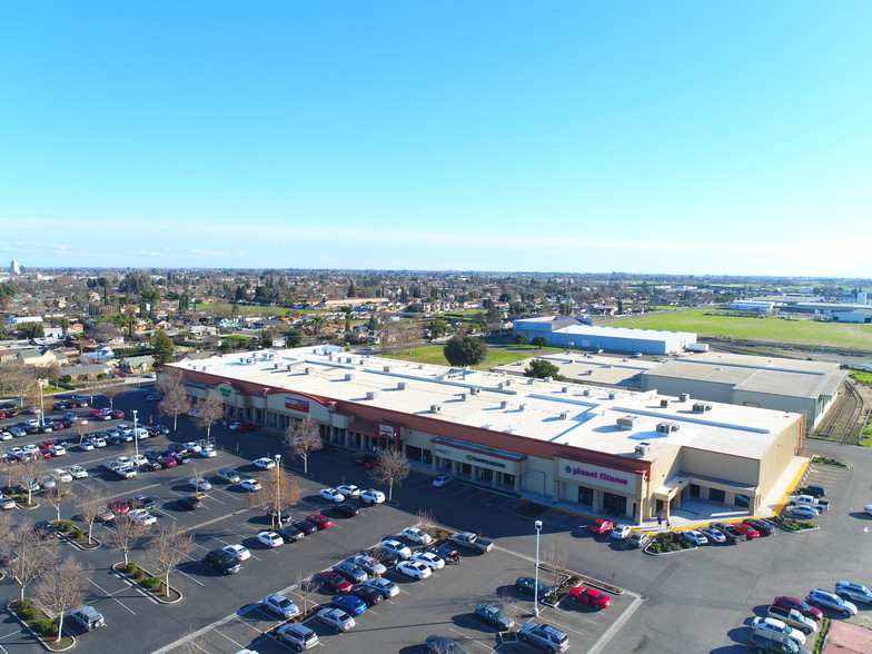 1300-1360 W Main St, Turlock, CA for sale - Building Photo - Image 1 of 1