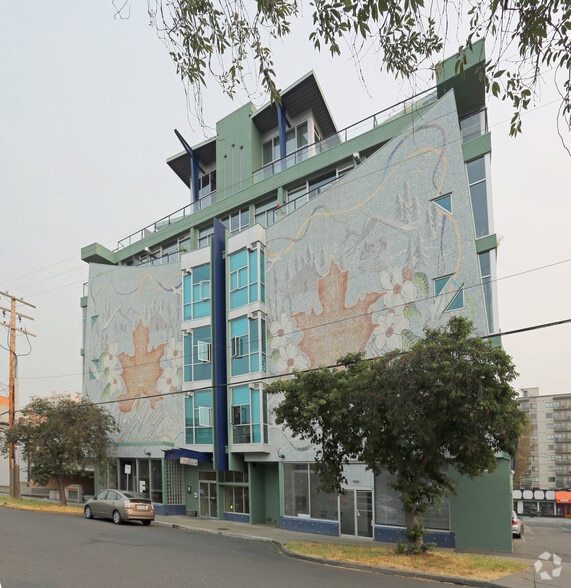 1057-1061 Fort St, Victoria, BC for lease - Building Photo - Image 2 of 4