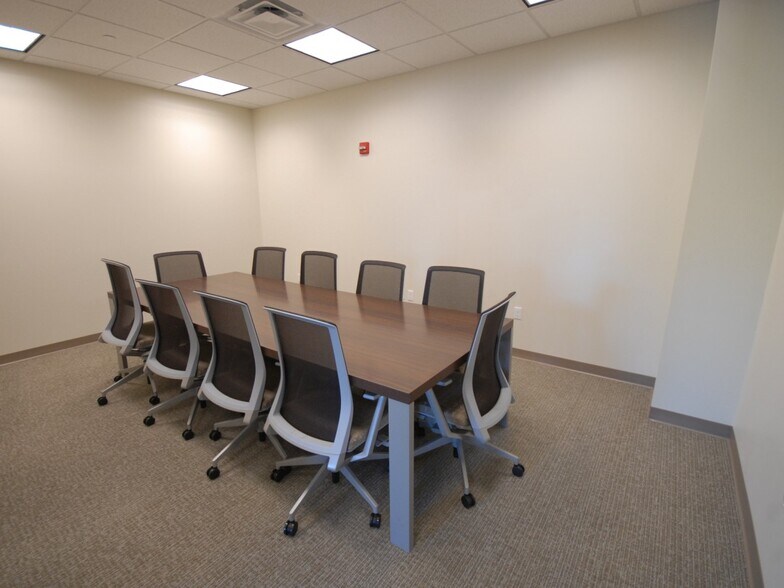 2255 Wealthy St SE, Grand Rapids, MI à louer - Photo intérieure - Image 3 de 9