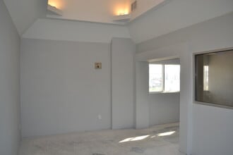 4910B San Bernardo Ave, Laredo, TX à louer Photo intérieure- Image 2 de 7