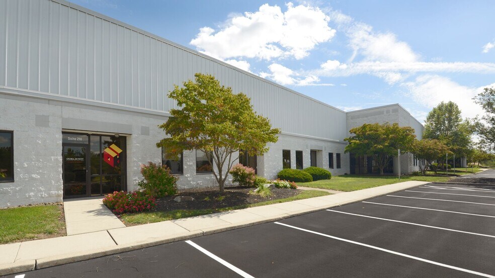 7553 Morris Ct, Allentown, PA à louer - Photo du bâtiment - Image 3 de 4