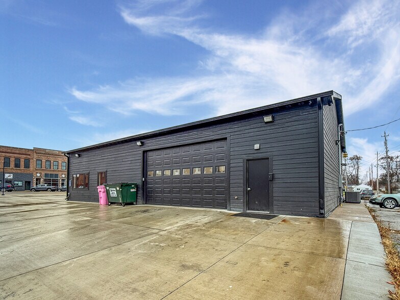 204 S Main St, Woodward, IA à vendre - Photo du bâtiment - Image 3 de 25