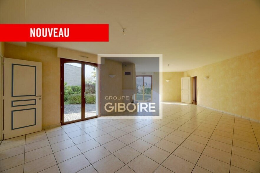 Bureau dans Noyal-Châtillon-sur-Seiche à vendre - Photo intérieure - Image 2 de 5