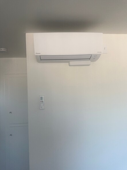 1236-1238 W 90th Pl, Los Angeles, CA à vendre - Photo intérieure - Image 2 de 26