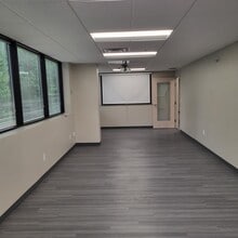 18077 River Rd, Noblesville, IN for lease Interior Photo- Image 2 of 16