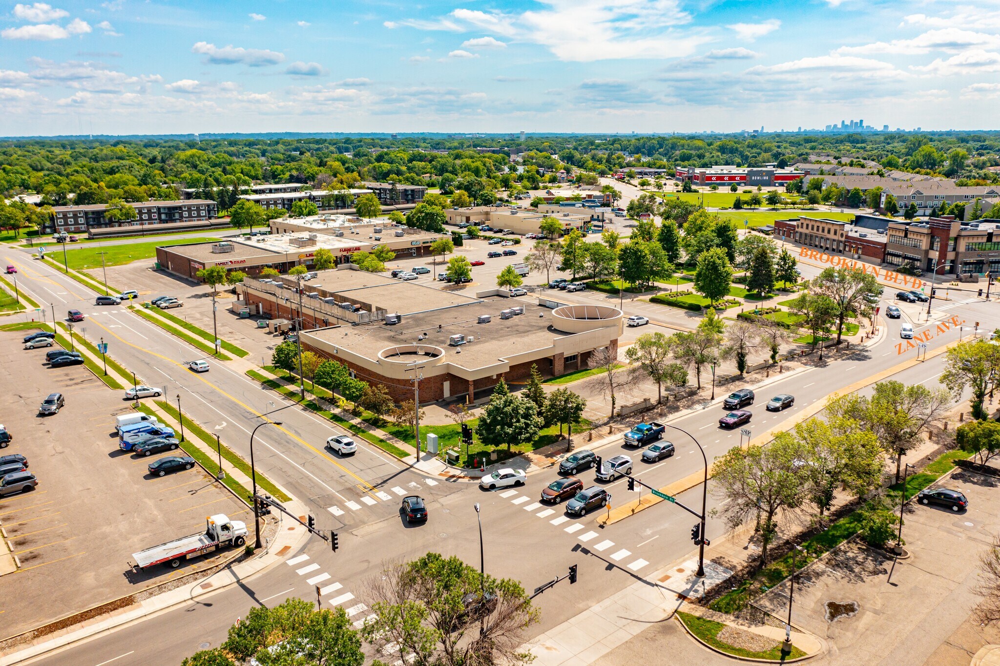 7600-7658 Brooklyn Blvd, Brooklyn Park, MN for lease Building Photo- Image 1 of 9