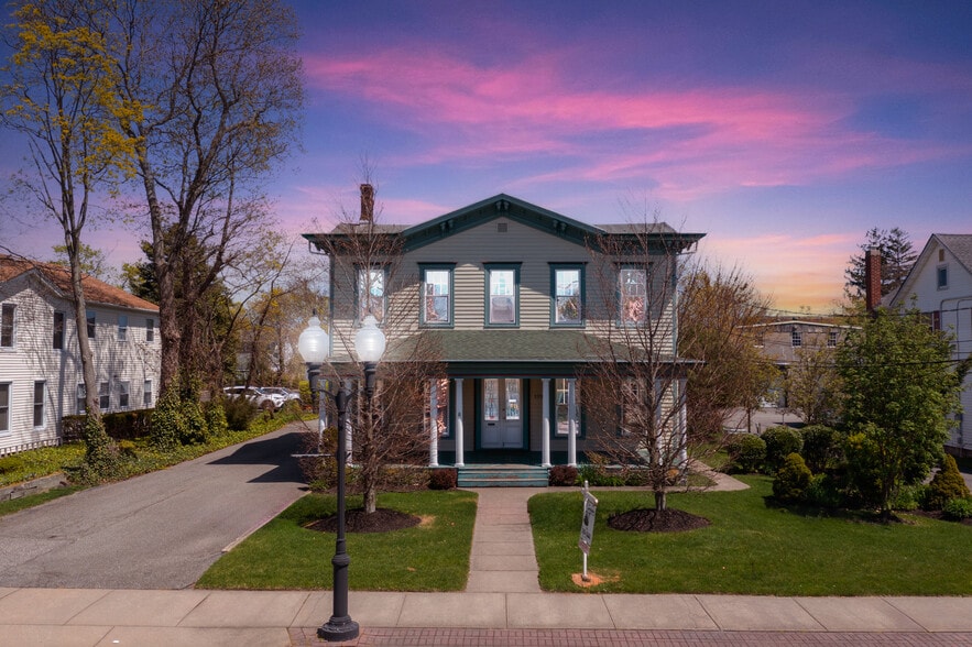 139 N Ocean Ave, Patchogue, NY for lease - Building Photo - Image 3 of 24