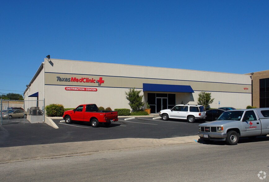 10731 Gulfdale St, San Antonio, TX à louer - Photo principale - Image 1 de 34