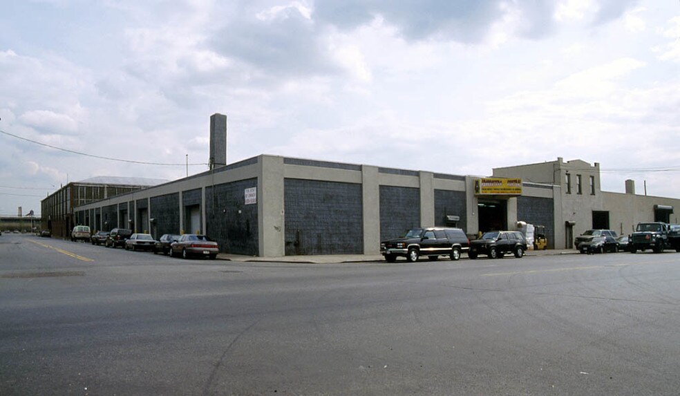 529 Worthen St, Bronx, NY à louer - Photo du bâtiment - Image 2 de 3