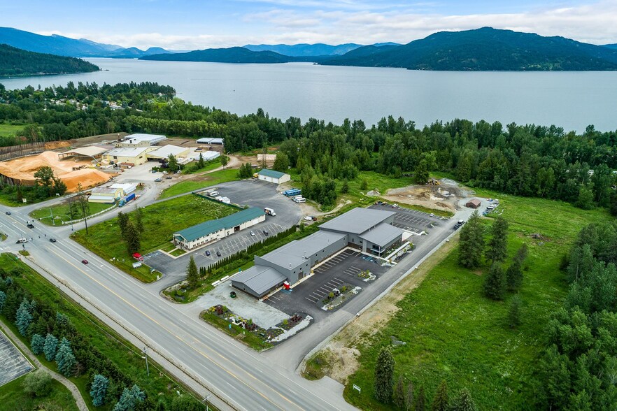 850 Hawthorne Ave, Ponderay, ID à louer - Photo principale - Image 1 de 28