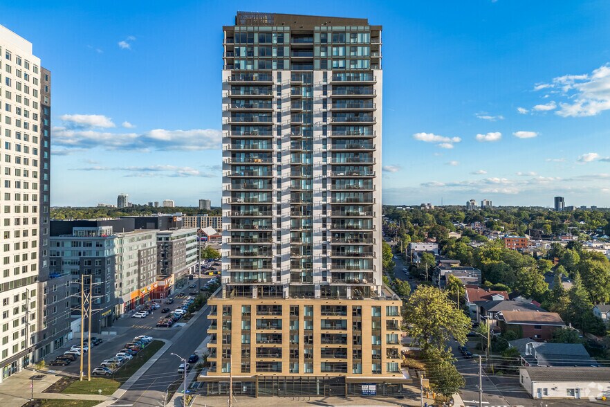 300 McRae Av, Ottawa, ON à louer - Photo du bâtiment - Image 2 de 31