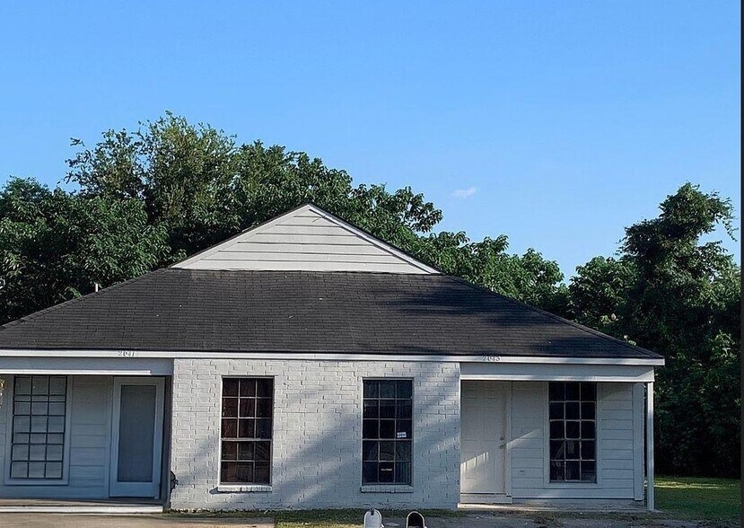 2041 Helm Dr, Baton Rouge, LA à vendre - Photo principale - Image 1 de 2