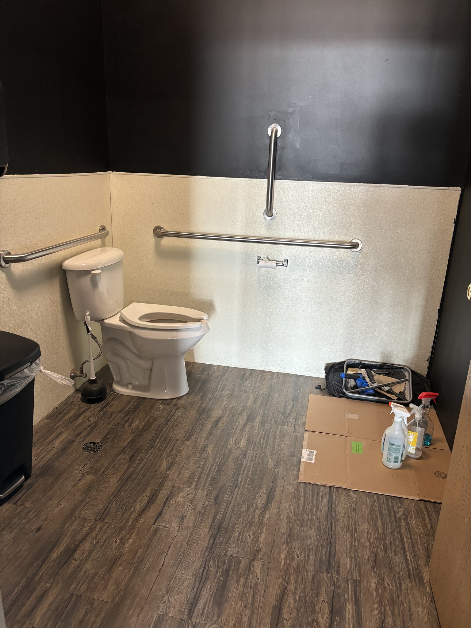 1801 45th St S, Fargo, ND for lease Interior Photo- Image 1 of 4