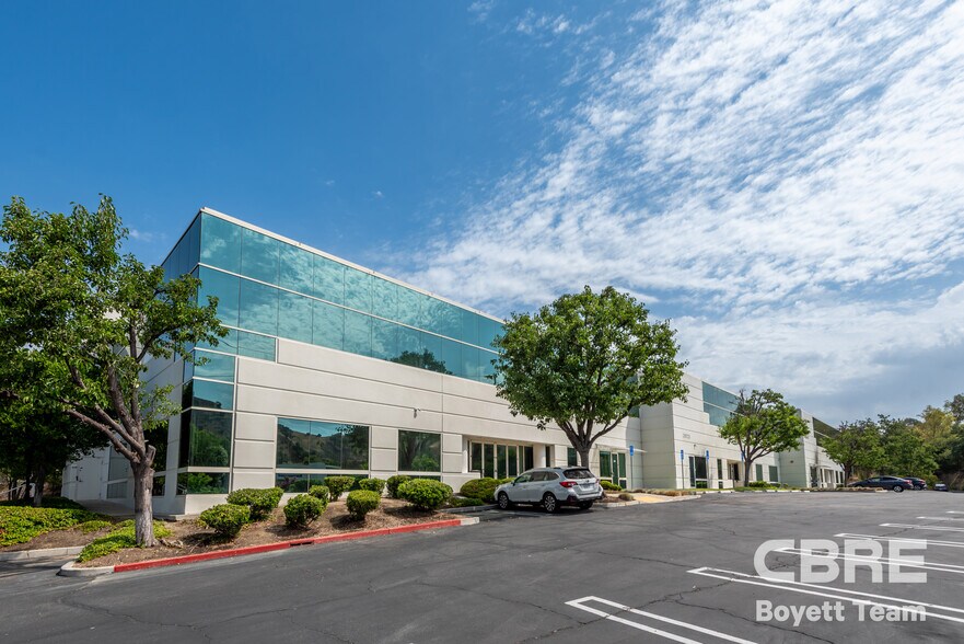 26025 Mureau Rd, Calabasas, CA à vendre - Photo du bâtiment - Image 3 de 79