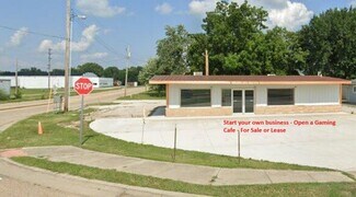 Plus de détails pour 110 N Poplar St, Pana, IL - Commerce de détail à louer