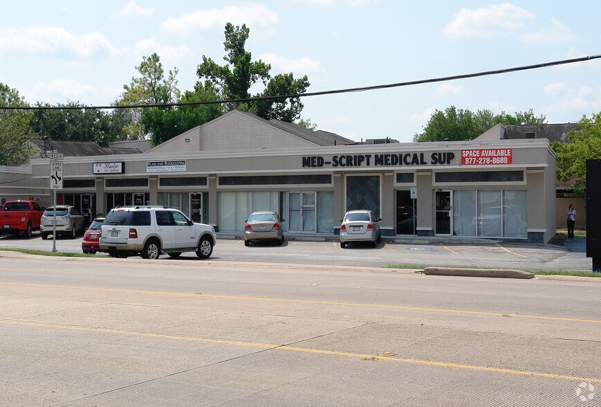3518-3528 E Broadway St, Pearland, TX à louer - Photo du bâtiment - Image 3 de 5