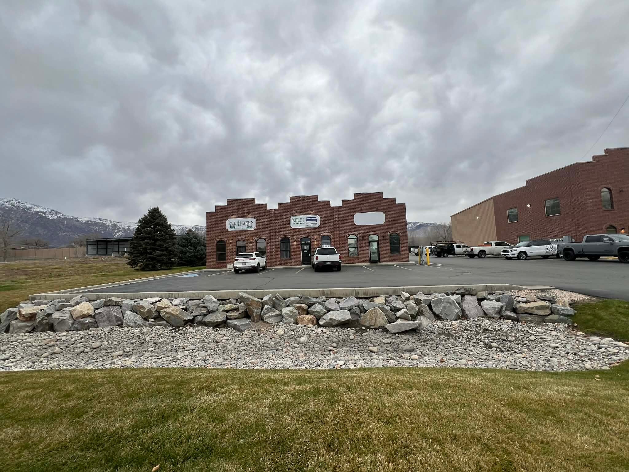 1990 N 2000 W, Farr West, UT for lease Primary Photo- Image 1 of 17